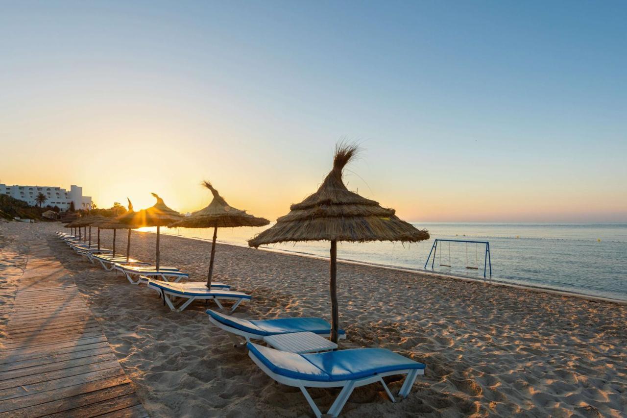 Radisson Blu Resort&Thalasso Hammamet Esterno foto Sunset at the beach of Portals Nous