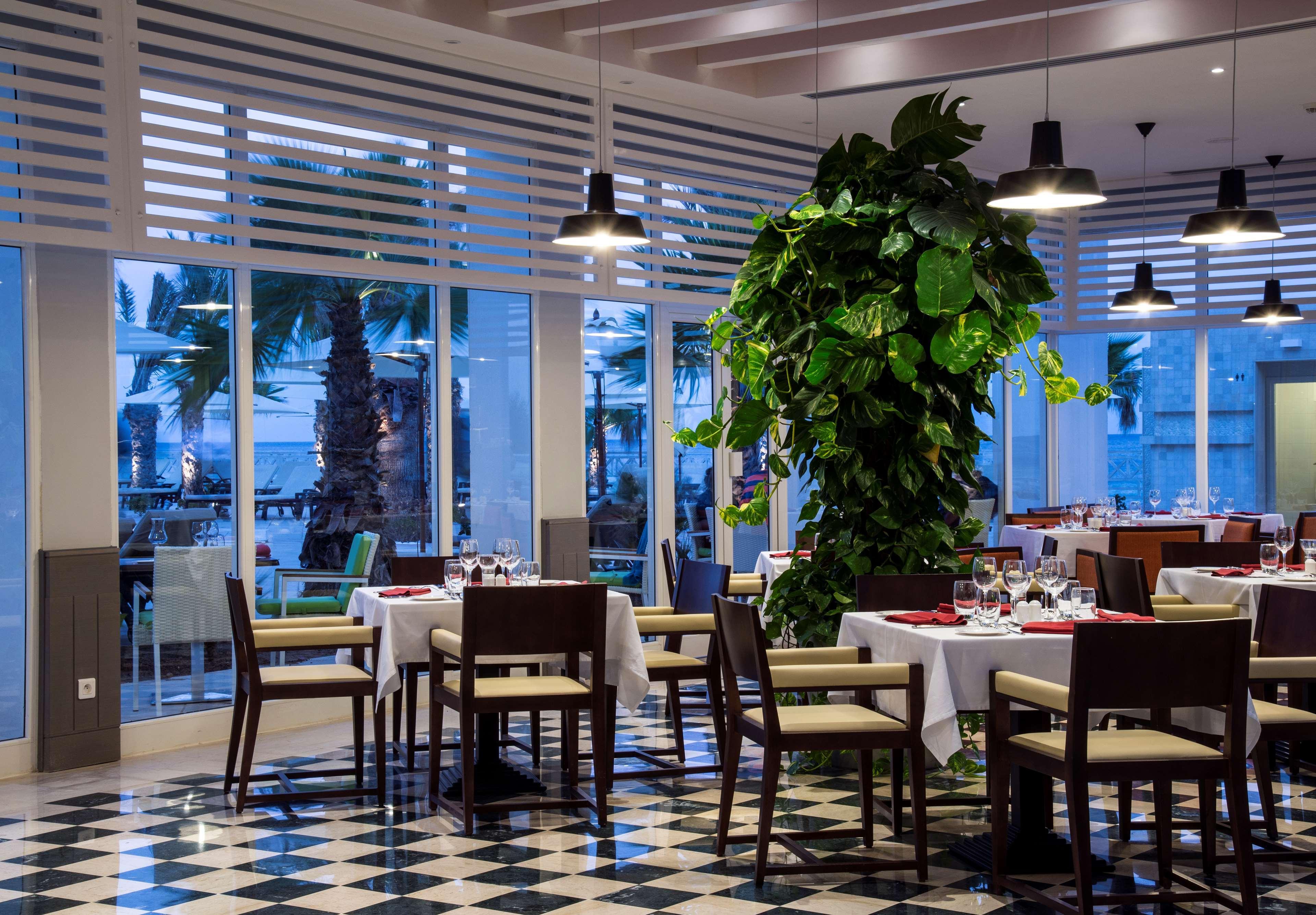 Radisson Blu Resort&Thalasso Hammamet Esterno foto The restaurant