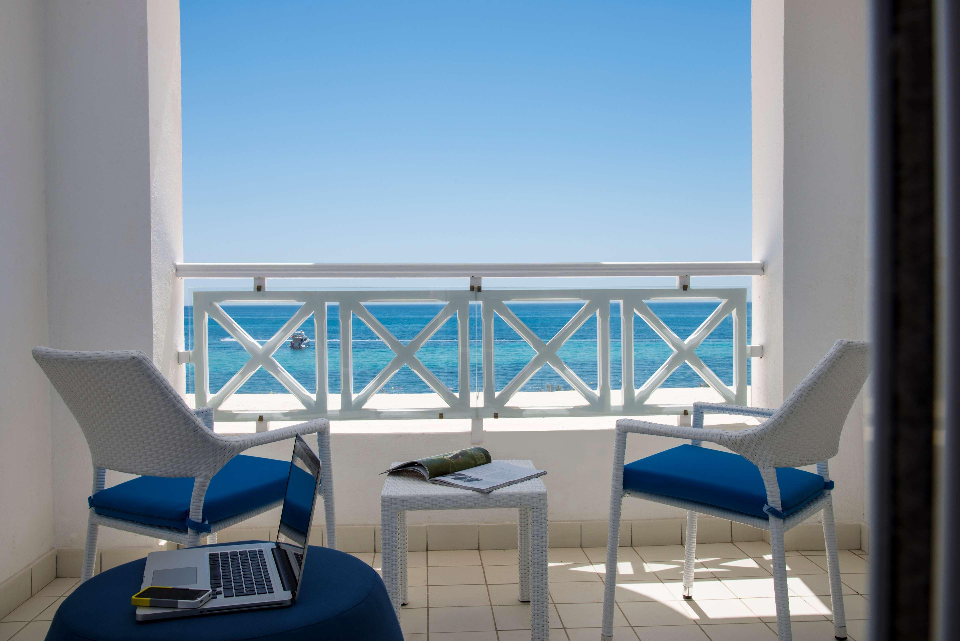Radisson Blu Resort&Thalasso Hammamet Esterno foto Balcony of a room at the Iberostar Grand Hotel Bávaro